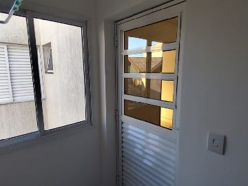 �rea de servi�o 