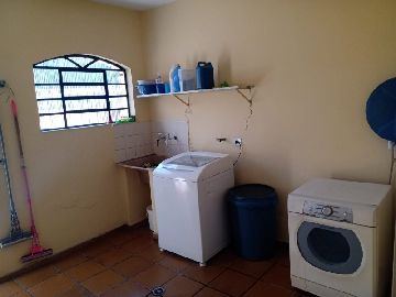 �rea de servi�o 