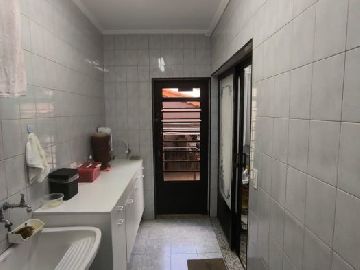 �rea de servi�o 
