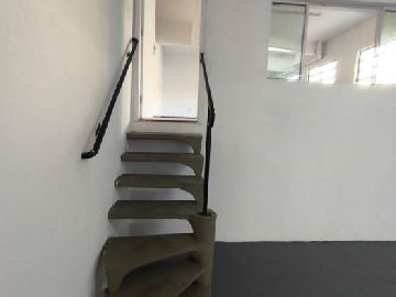 Escada entre ambientes