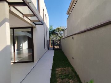 Entrada Lateral 
