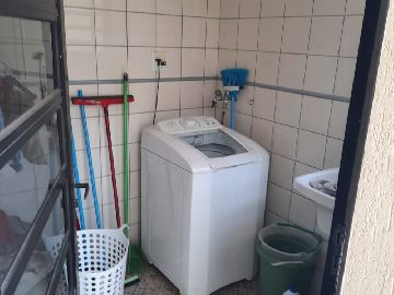 �rea de servi�o 