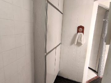 �rea de servi�o 