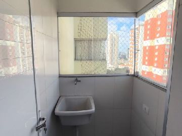 �rea de servi�o 