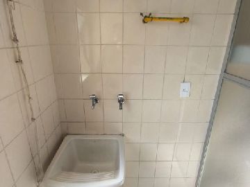 �rea de servi�o 