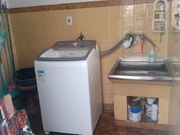 �rea de servi�o 