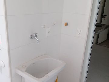 �rea de servi�o 