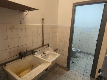 �rea de servi�o 
