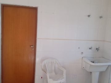 �rea de servi�o 