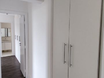 Corredor com arm�rios 