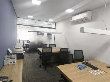Sala com Mesas 