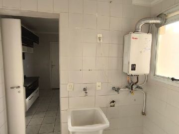�rea de servi�o 