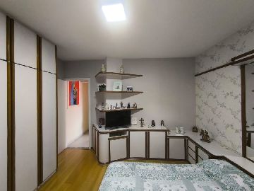 Dormit�rio com Sacada
