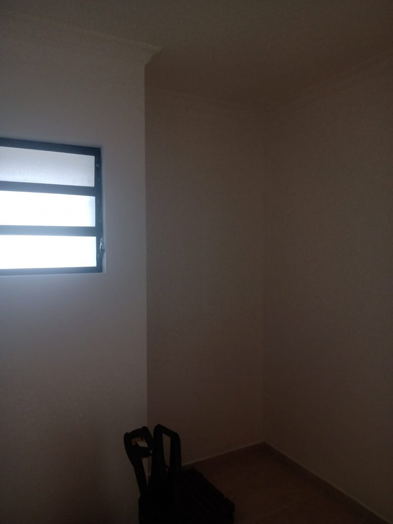 Dormit�rio ou despensa.