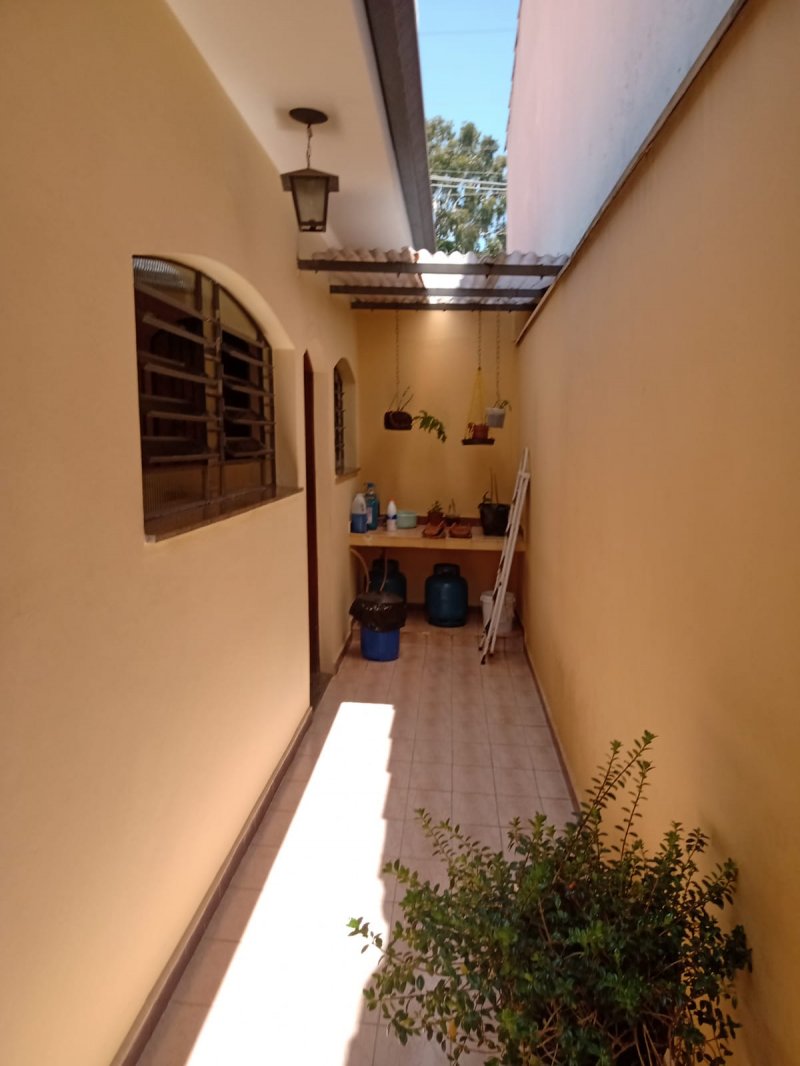 Corredor quintal entrada Cozinha 