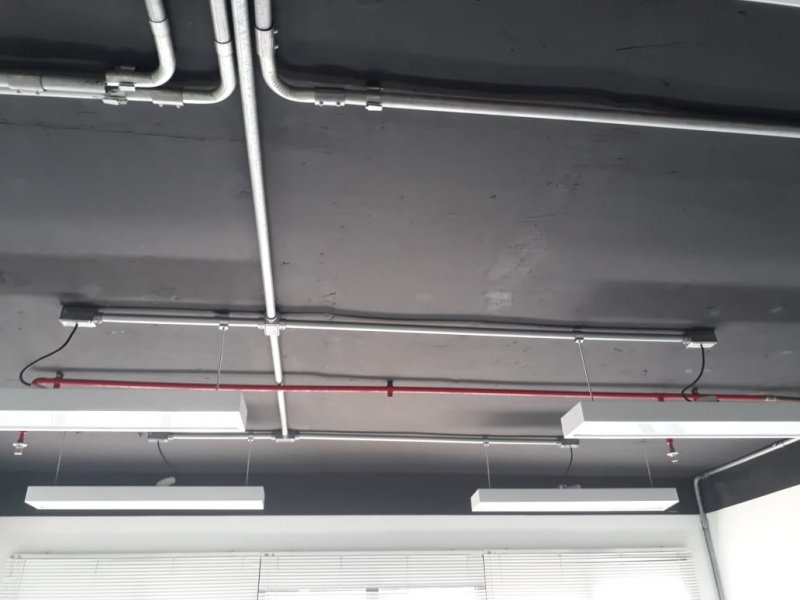 Teto com sistema de inc�ndio