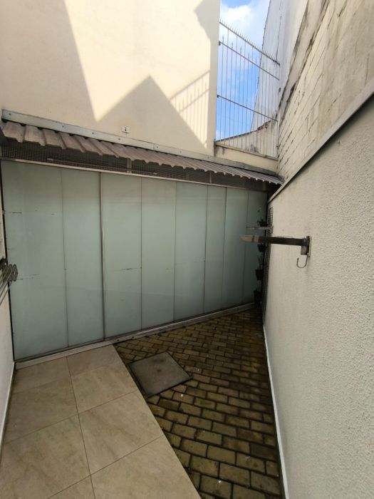 Quintal com armarios 