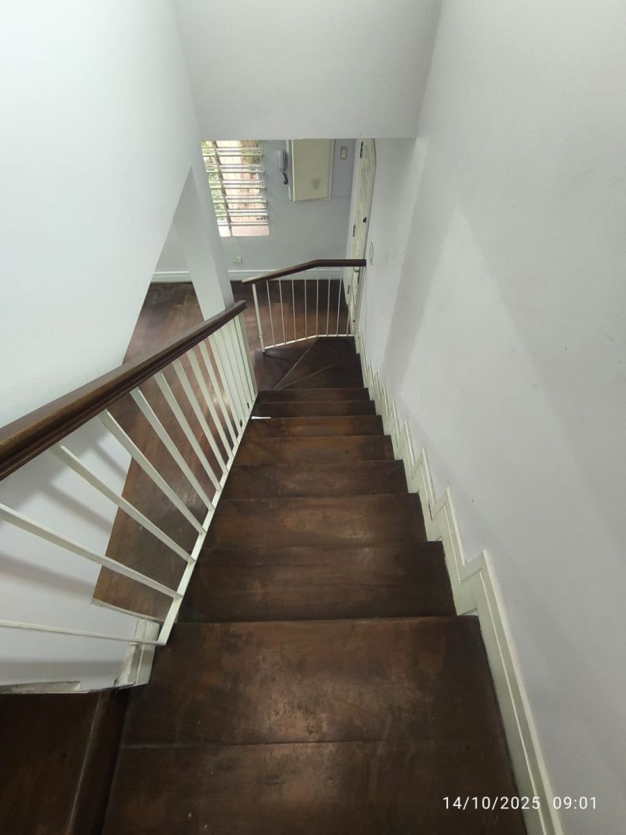 Escada entre pavimentos 