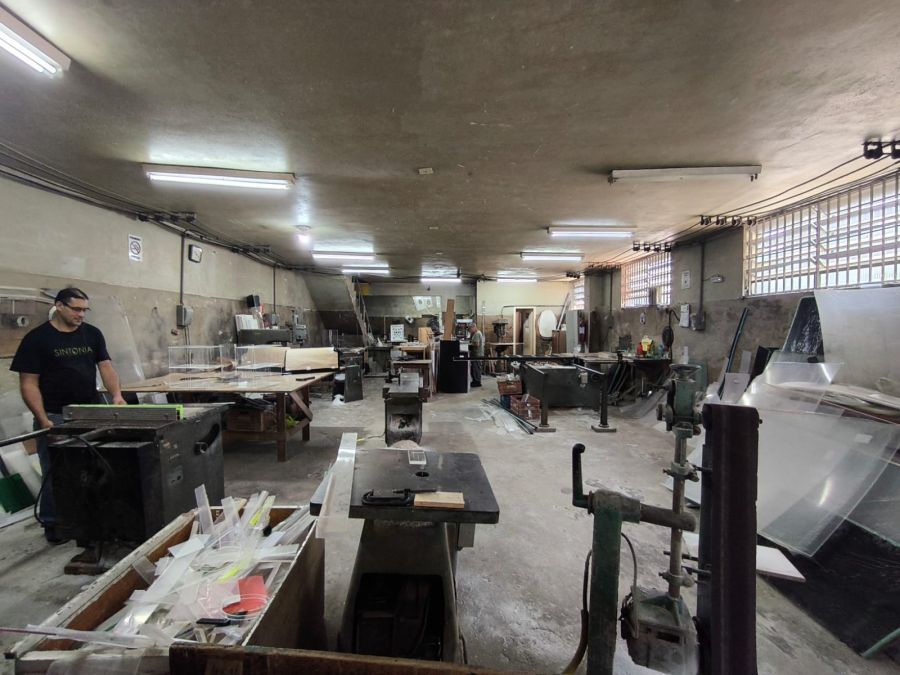 Pavimento inferior de armazenamento e produ��o