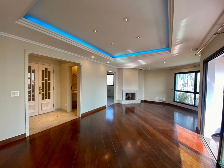 Sala com lareira e Sacada 