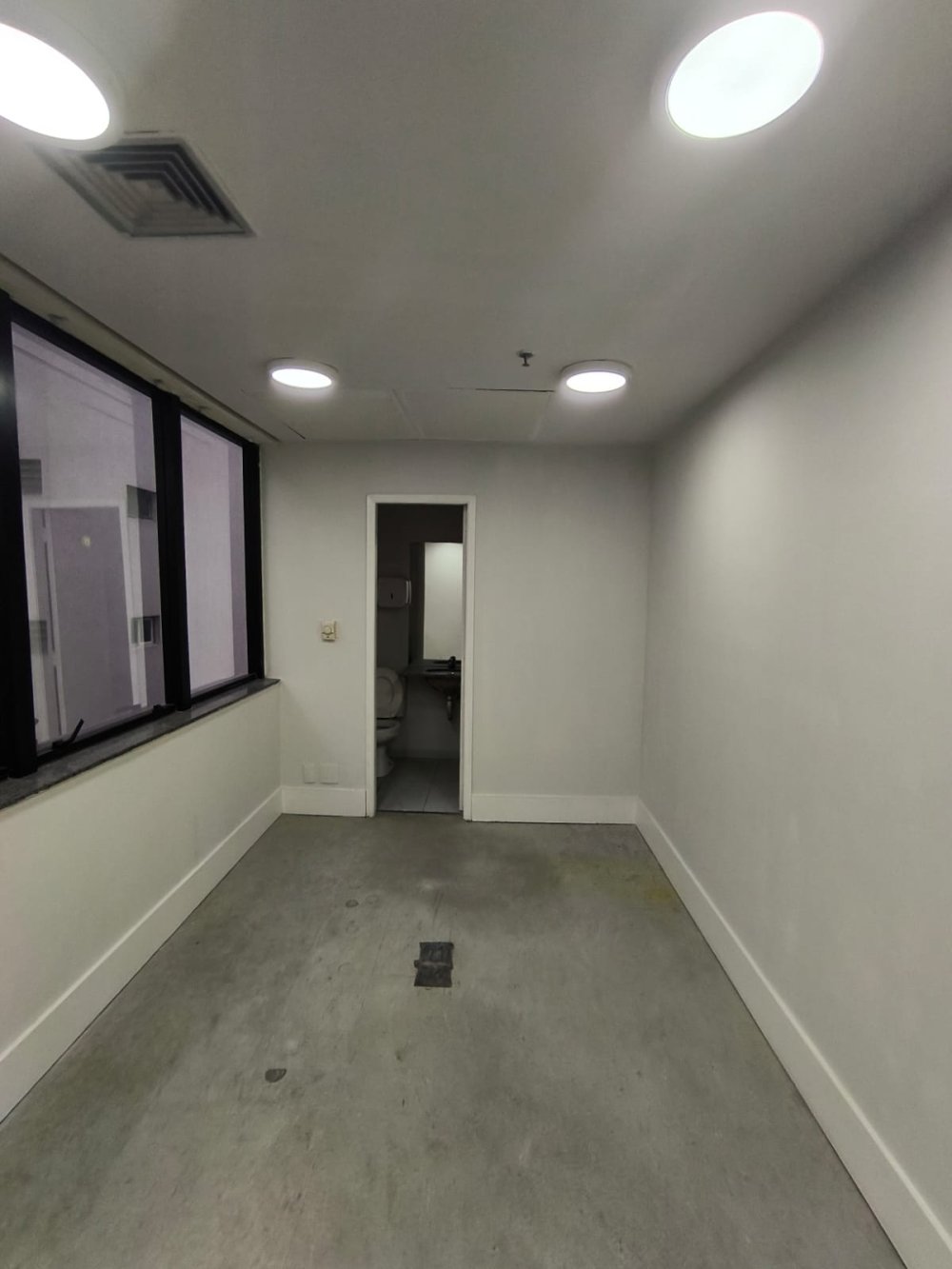 Saka com divis�ria de drywall