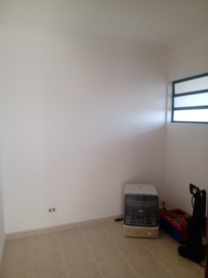 Dormit�rio ou despensa.