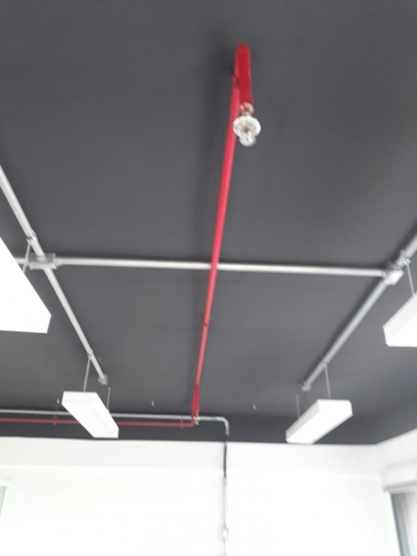 Teto com sistema de inc�ndio