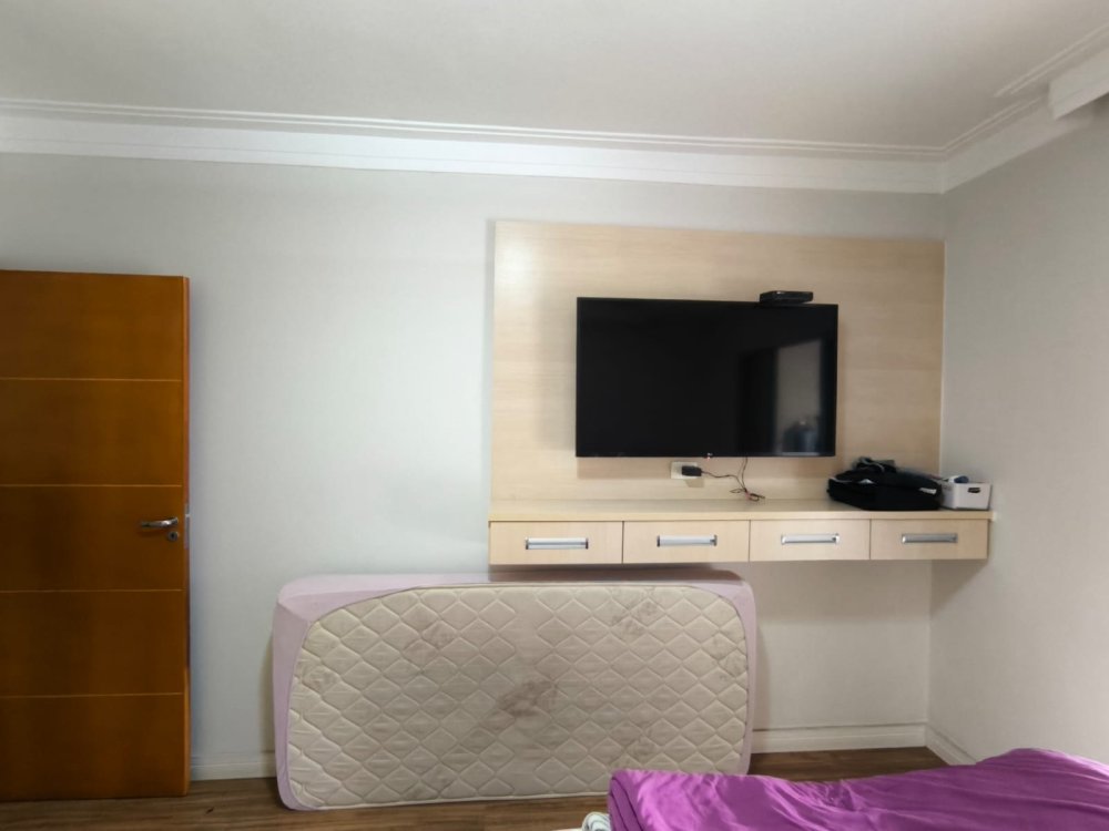 Dormit�rio Su�te com Sacada 