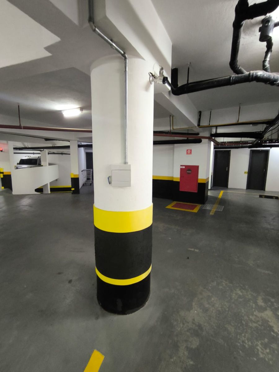 Carregador de carro el�trico 