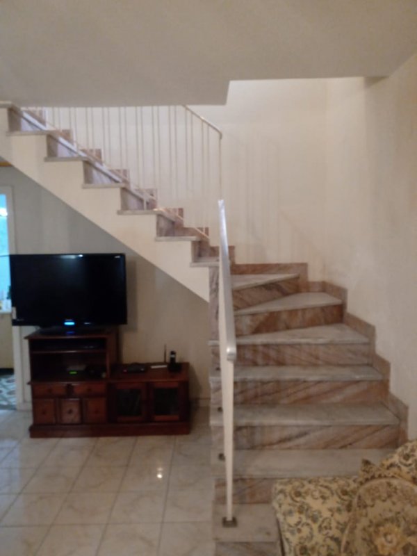 Escada entra Pavimentos