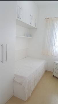 Dormit�rio com sacada