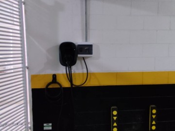 Espao de Carregador de Carro Eltrico 