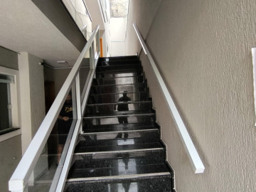 Escada entre pavimentos 