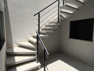 Escada entre Pavimentos 