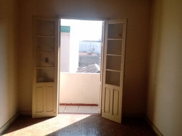 Dormitrio com sacada 