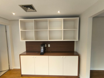 Sala com armarios