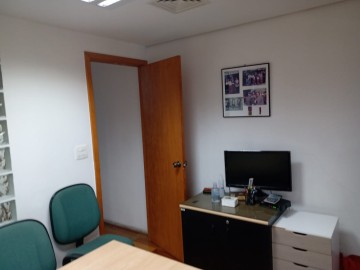 Sala com Banheiro 